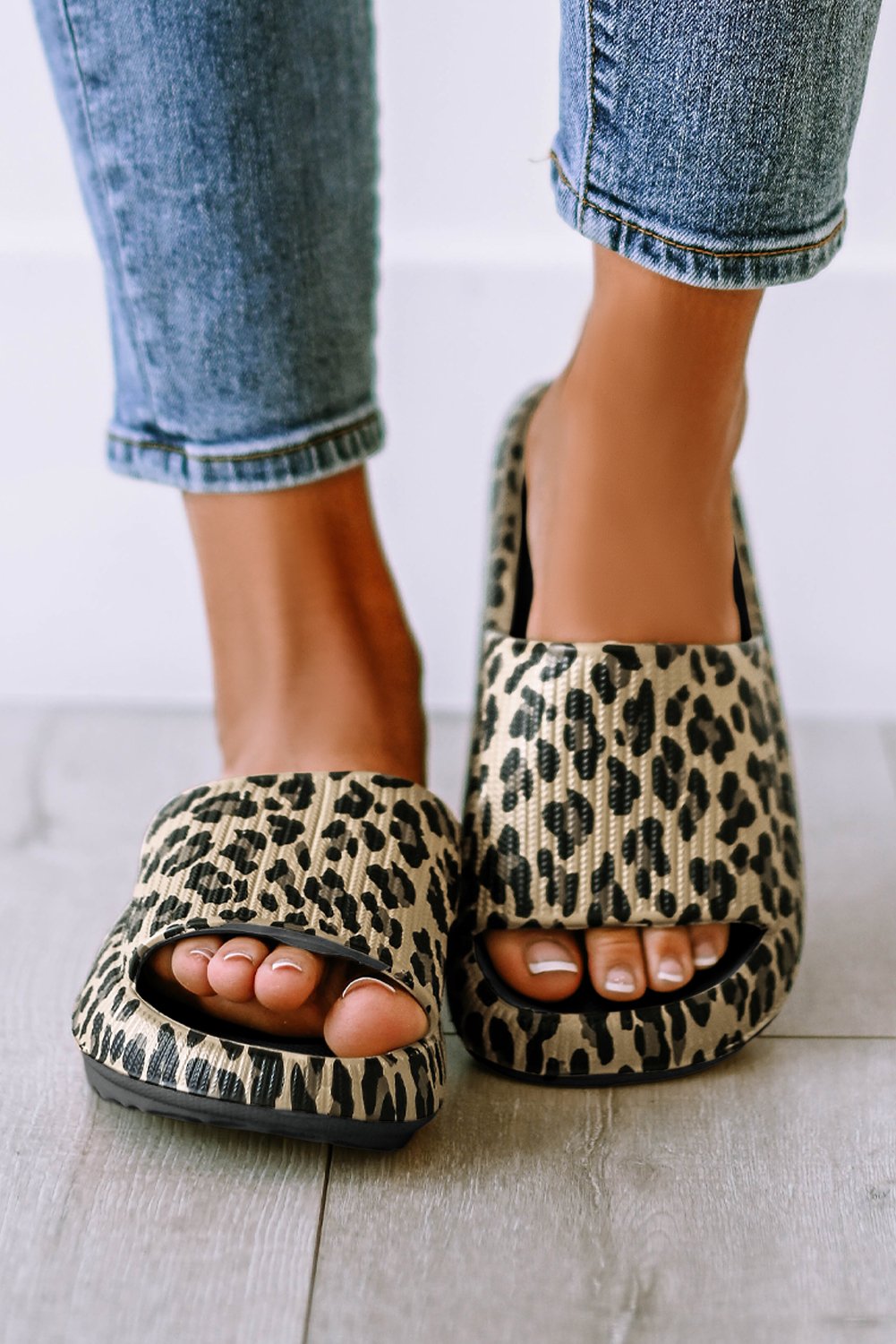 Black Print Thick Sole Slip On Slippers - Image 8