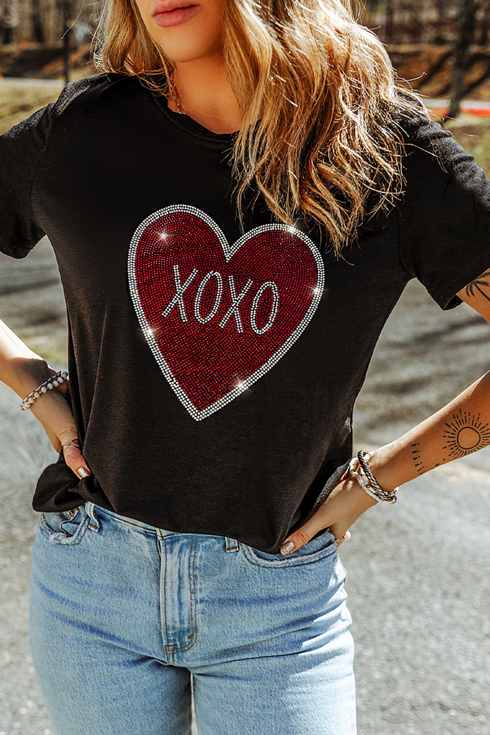 Black Rhinestone XOXO Heart Graphic Crewneck Tee - Image 4