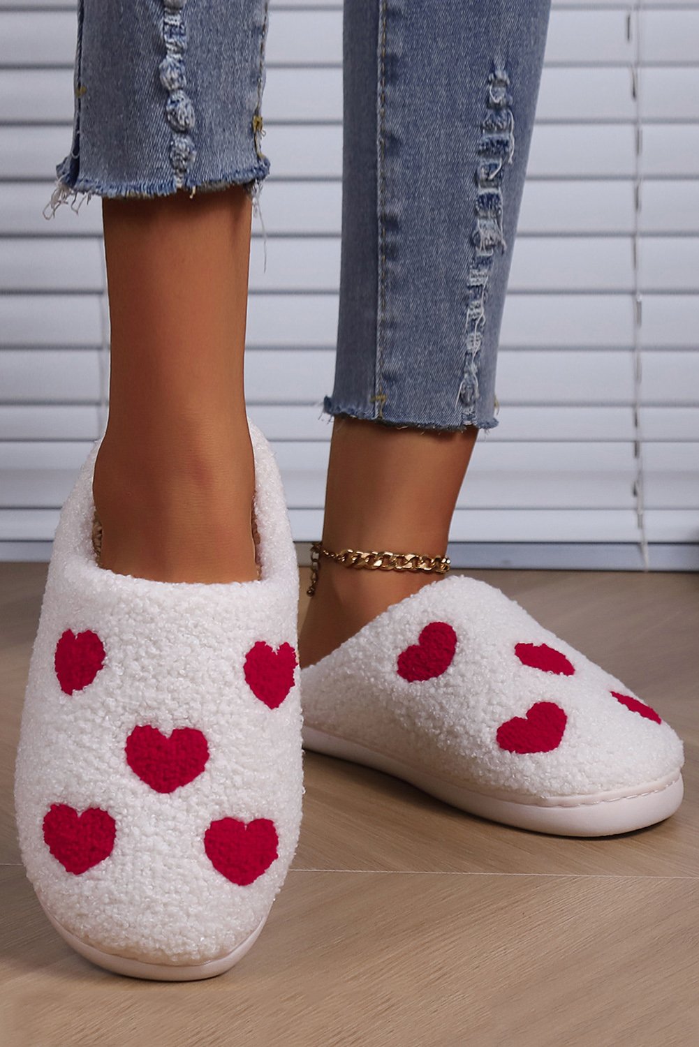 White Valentines Day Hearts Print Plush House Slippers - Image 3