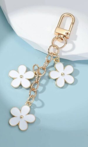 White Cute Flower Shape Ornament Key Buckle