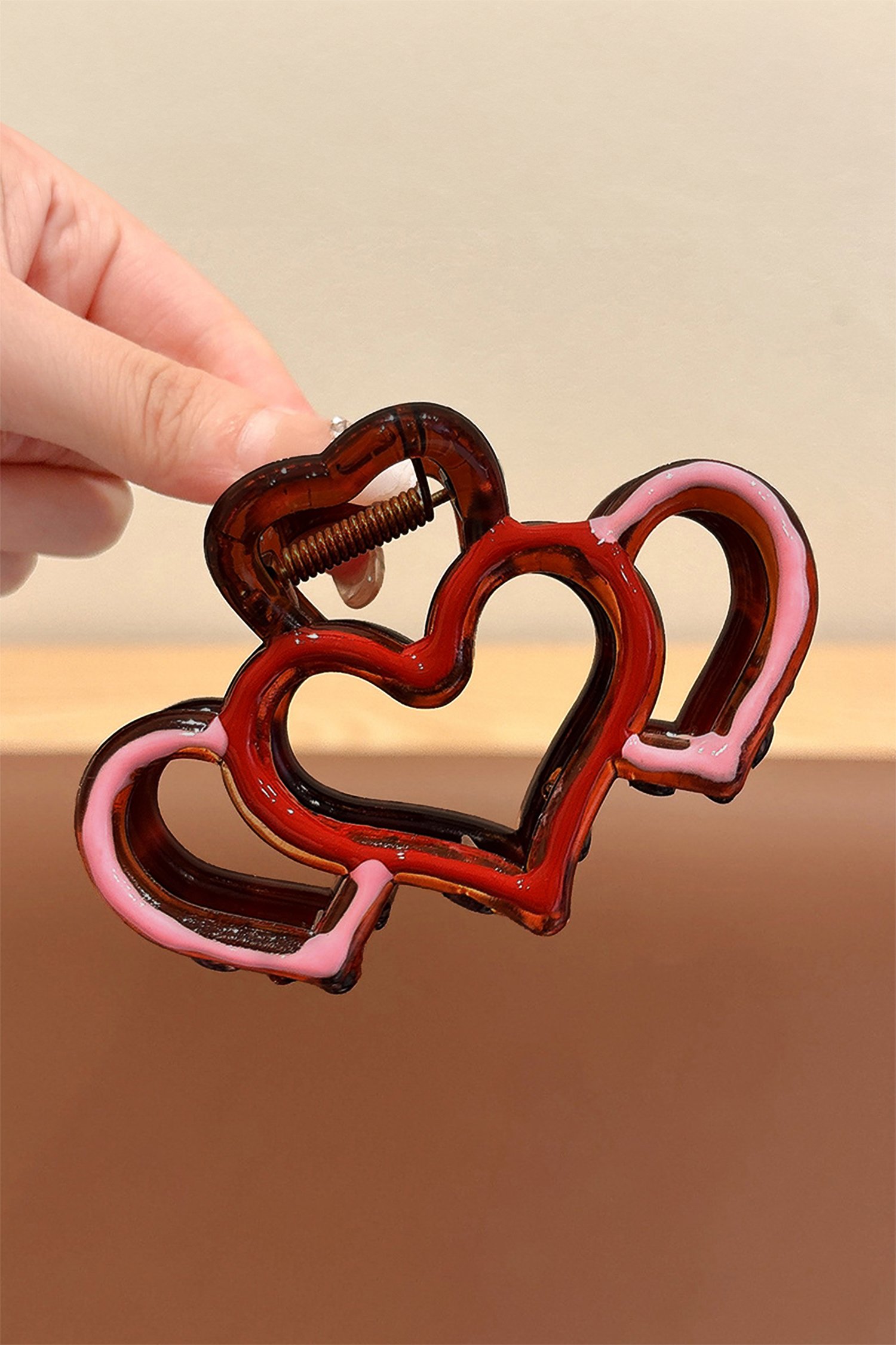 Bonbon Hollowed Heart Design Color Contrasted Acrylic Hair Claw Clip - Image 5