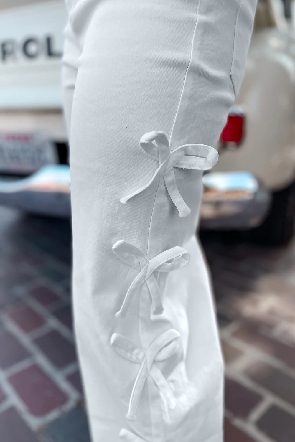 White Bow Knot Side Detail Straight Leg Loose Jeans - Image 5