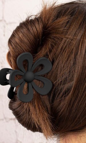 Black Sweet Hollowed Flower Shape Claw Clip