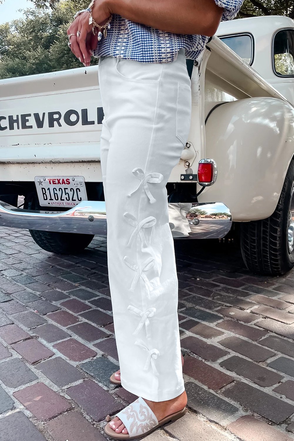 White Bow Knot Side Detail Straight Leg Loose Jeans - Image 3