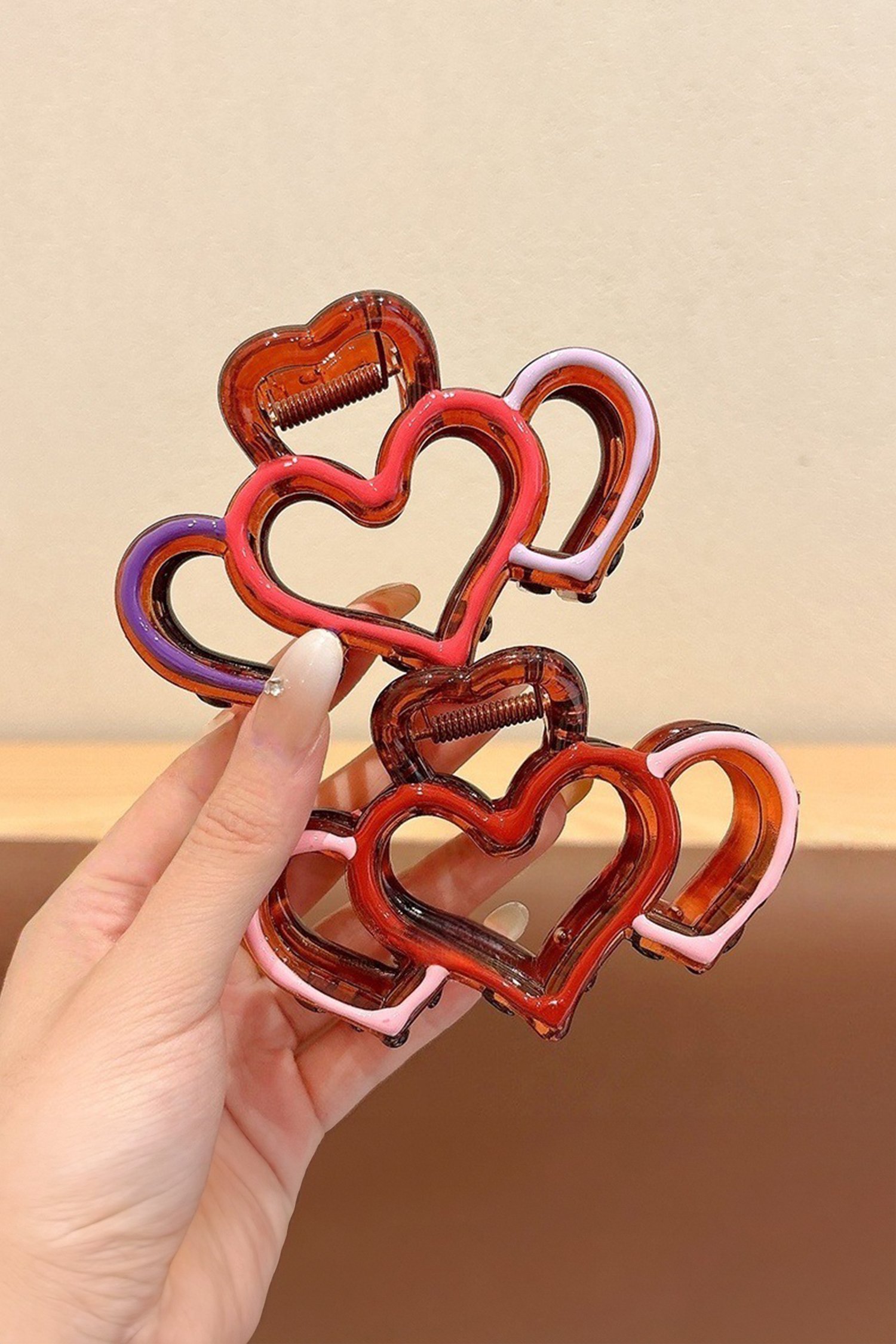 Bonbon Hollowed Heart Design Color Contrasted Acrylic Hair Claw Clip - Image 3