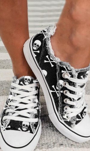 Black Skull Print Lace-up Canvas Sneakers