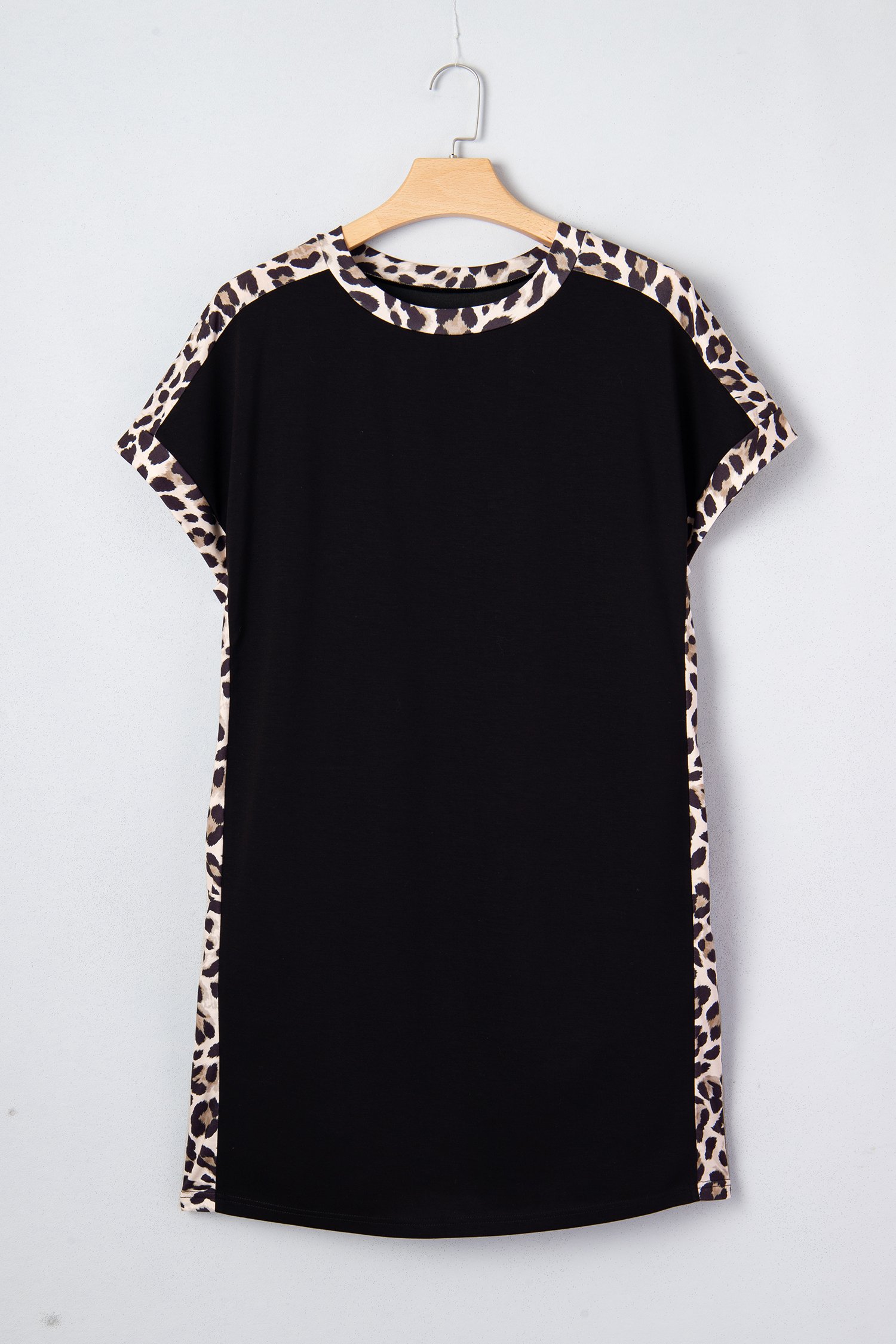 Black Plus Size Leopard Print Patchwork Shift T Shirt Dress with Pockets - Image 4