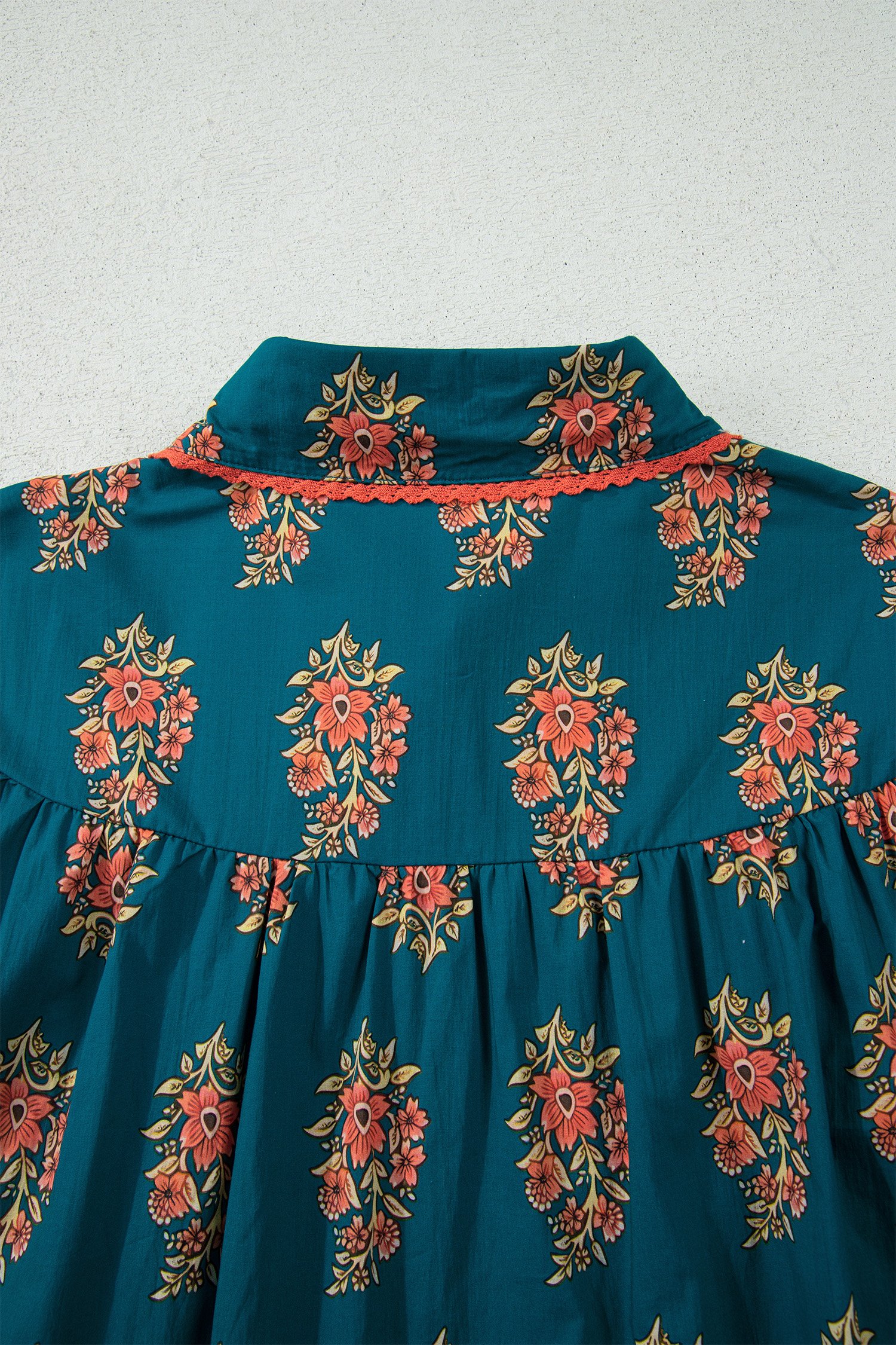 Green Plus Size Floral Print Contrast Lacy Trim Pleated Loose Shirt - Image 6