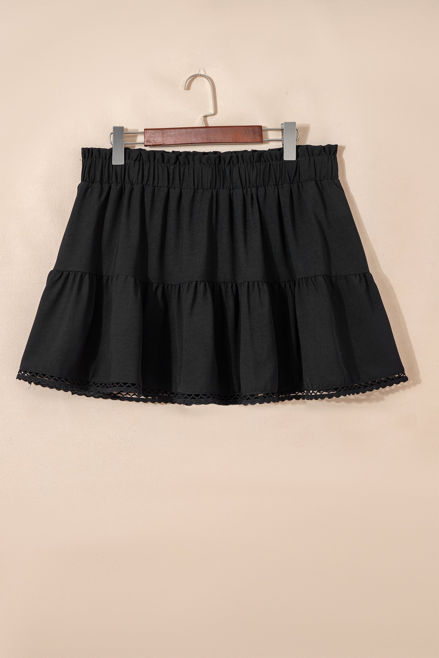 Black Plus Size Frilled Elastic Waist Lace Trim Boho Ruffled Shorts - Image 3